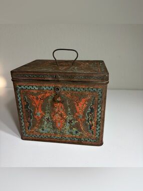Antique Vintage Uneeda Metal Biscuit Tin Art Noveau